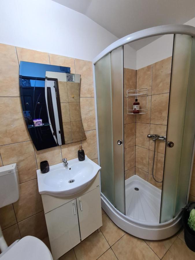 부쿠레슈티 Garsoniera Privata B&B 외부 사진